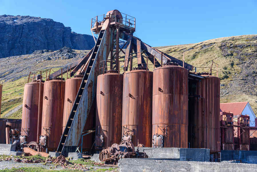 Islas Georgias del Sur 045 - Grytviken - estación ballenera abandonada.jpg